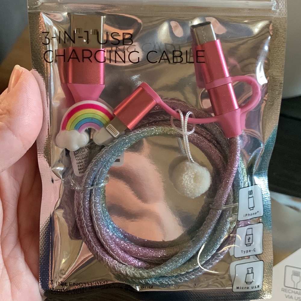 Phone accessories bundle - Picture 2 of 5